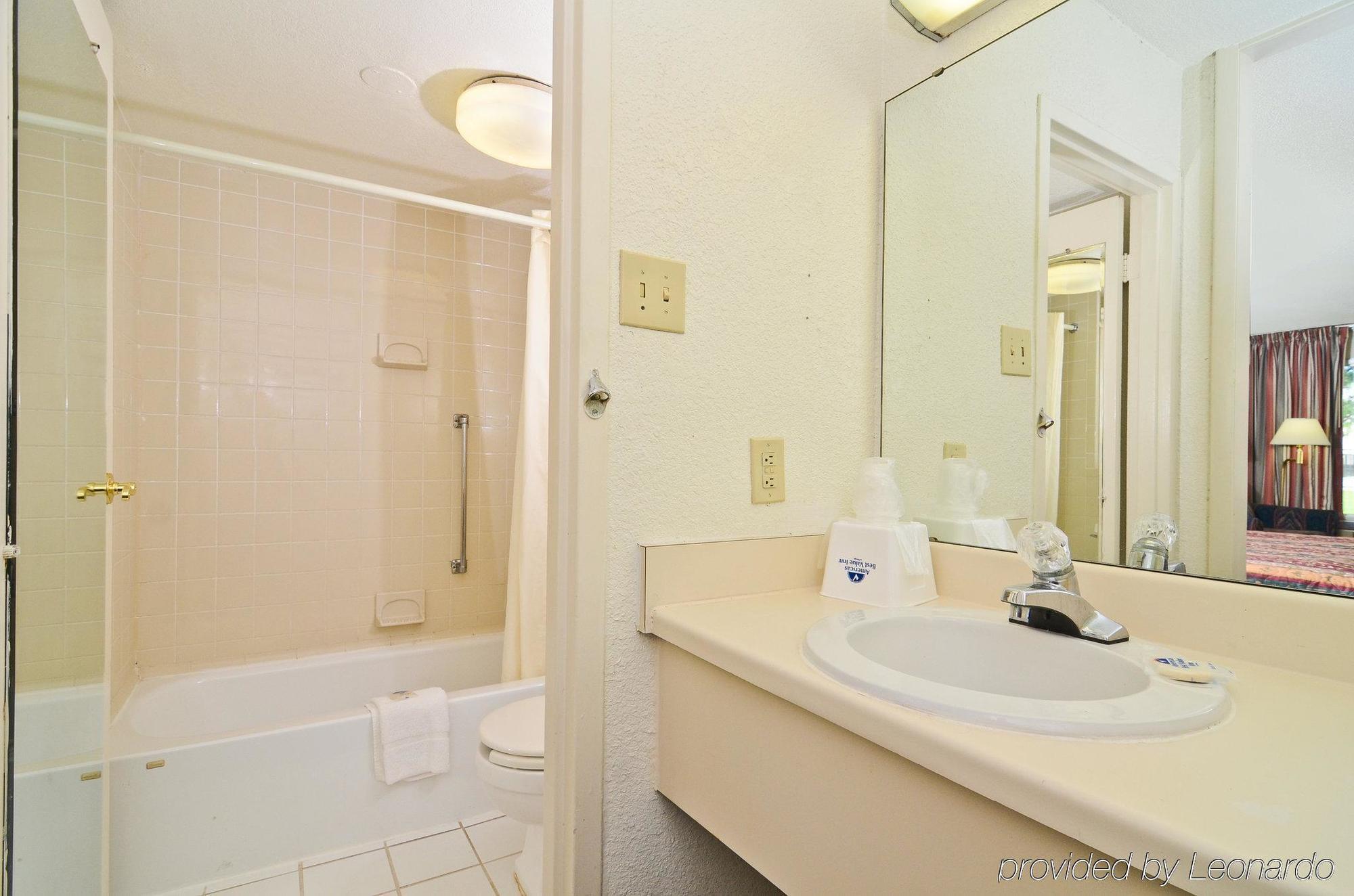 Americas Best Value Inn - Wilson Quarto foto